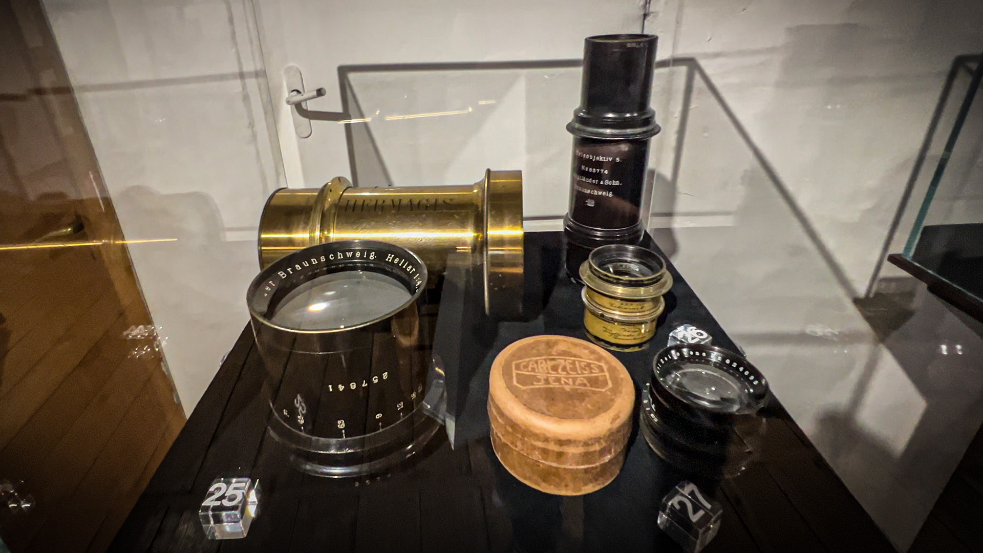 The_analog_photography_part_of_estonia_tallinn_Markus_hofstaetter_mhaustria.com_4