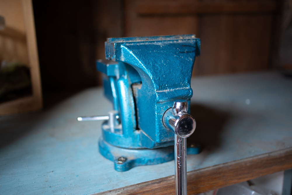 Linhof_Tripod_quick_and_dirty_repair_Markus_hofstaetter_mhaustria.com_bench_vice