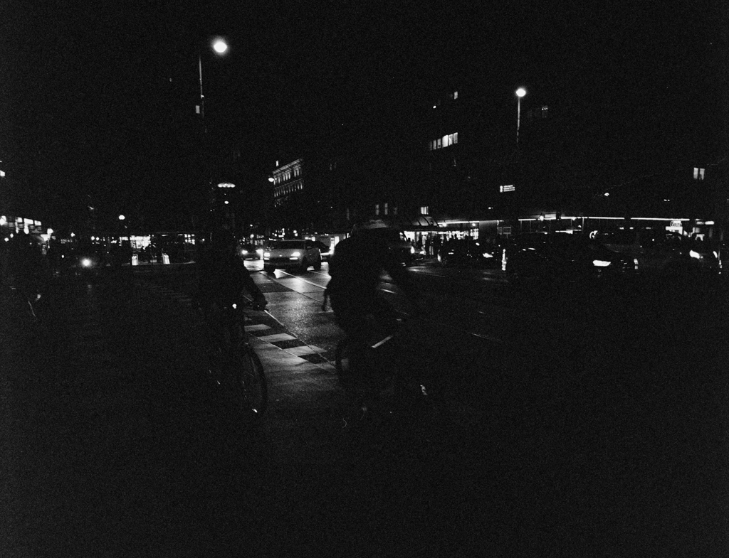 Medium_Format_Street_photography_vienna_Kodak-trix_6400_markus_hofstaetter_mhaustria.com_12