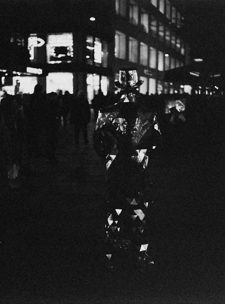 Medium_Format_Street_photography_vienna_Kodak-trix_6400_markus_hofstaetter_mhaustria.com_13