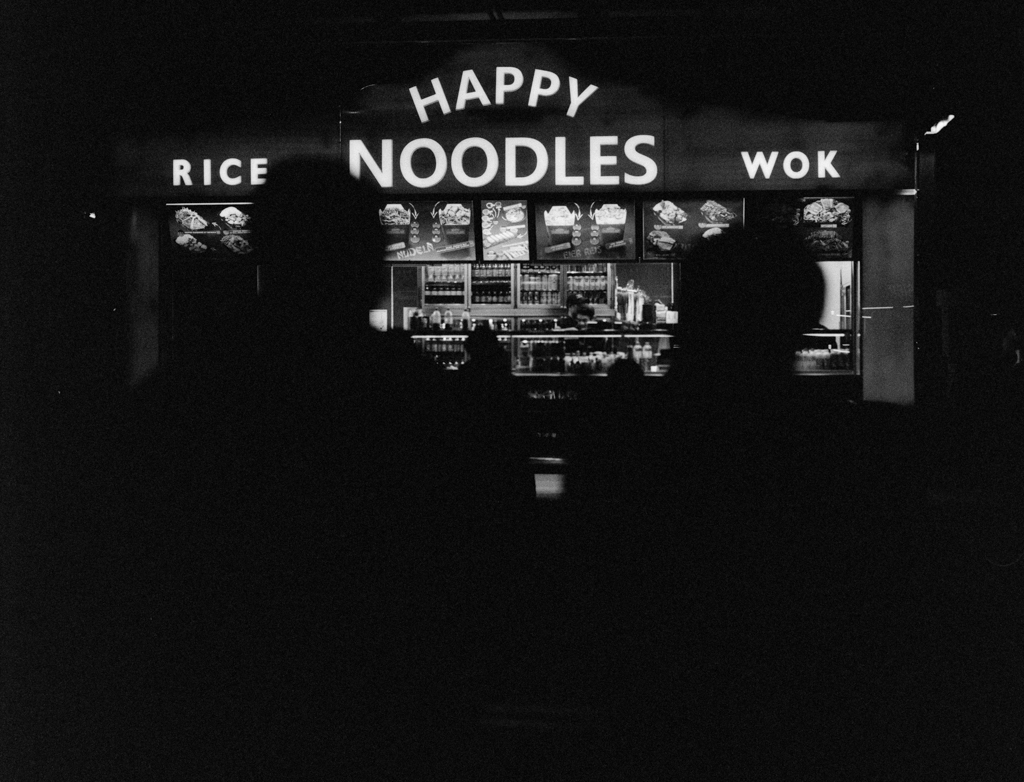 Medium_Format_Street_photography_vienna_Kodak-trix_6400_markus_hofstaetter_mhaustria.com_19