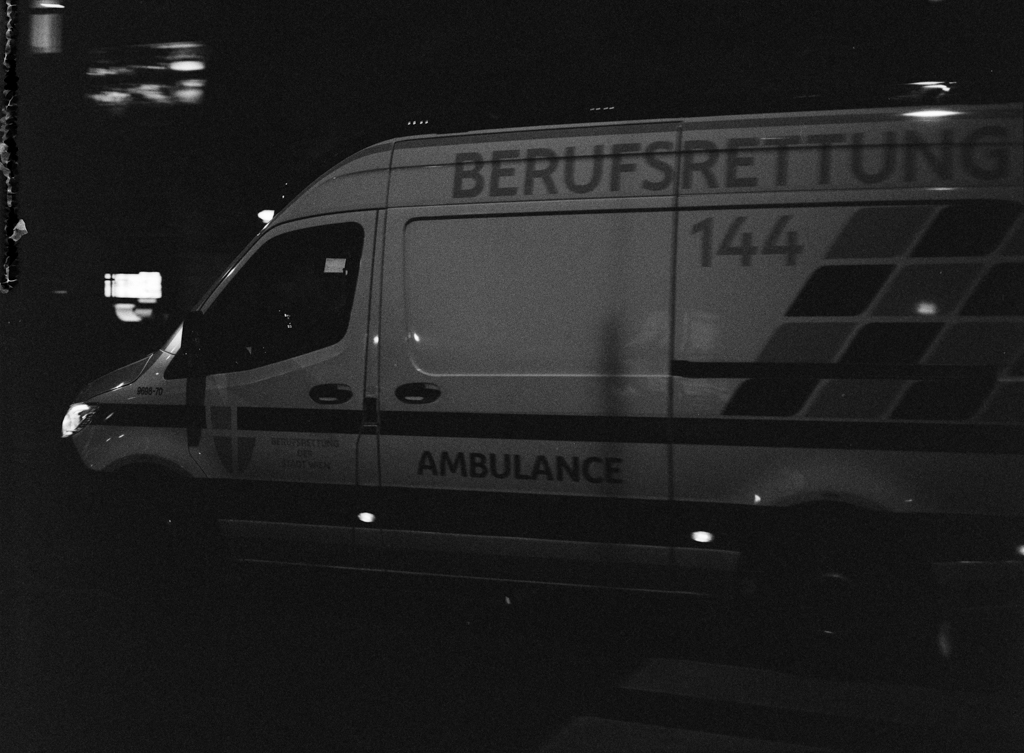 Medium_Format_Street_photography_vienna_Kodak-trix_6400_markus_hofstaetter_mhaustria.com_22