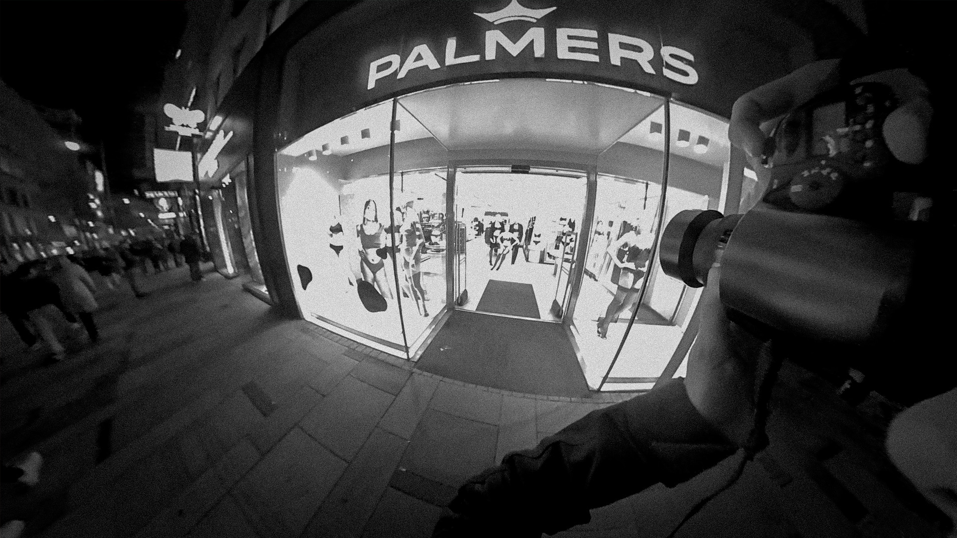 Medium_Format_Street_photography_vienna_Kodak-trix_6400_markus_hofstaetter_mhaustria.com_7